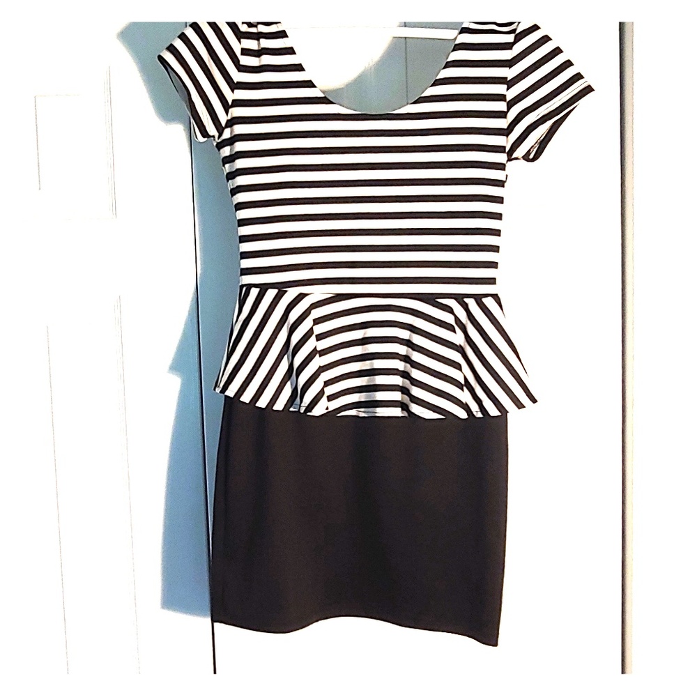 Sparkle & Fade black and white peplum dress M